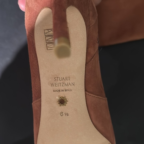 Stuart Weitzman - Picture 4 of 4